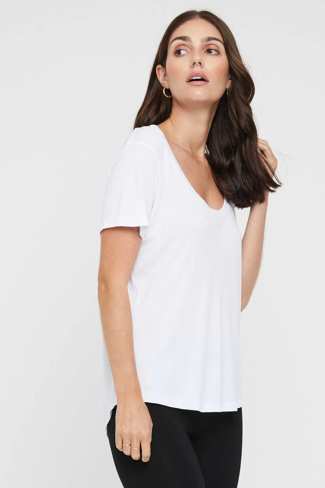 Classic Scoop Neck - White